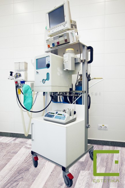 EKU TRIGO anesthesia machine 